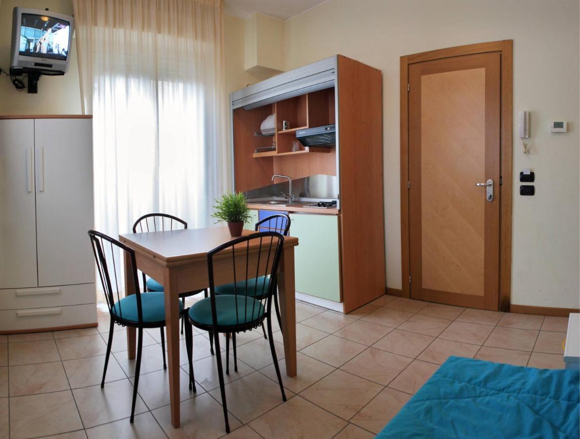 Residence Il Capodoglio Римини Екстериор снимка