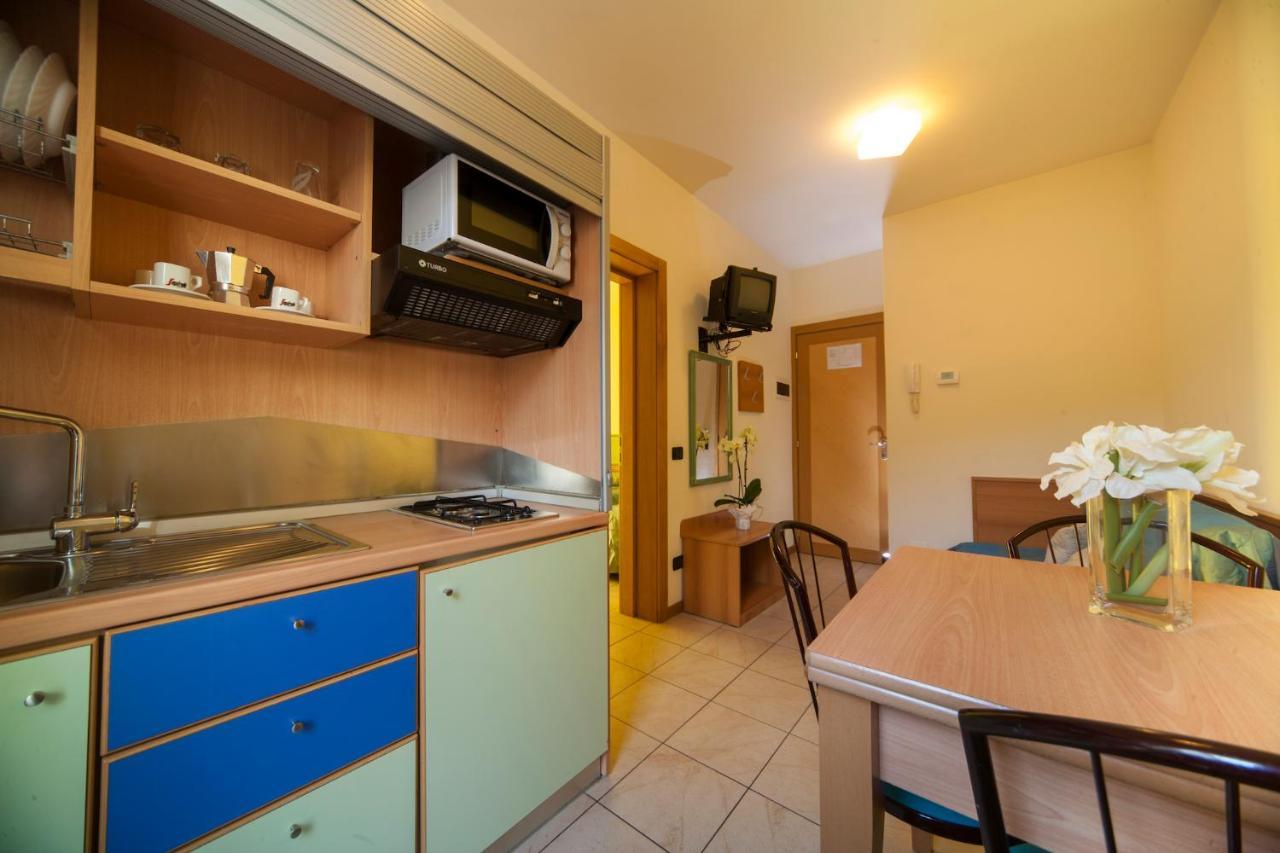 Residence Il Capodoglio Римини Екстериор снимка