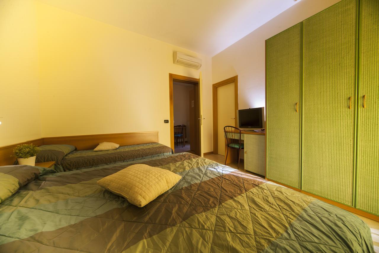 Residence Il Capodoglio Римини Екстериор снимка