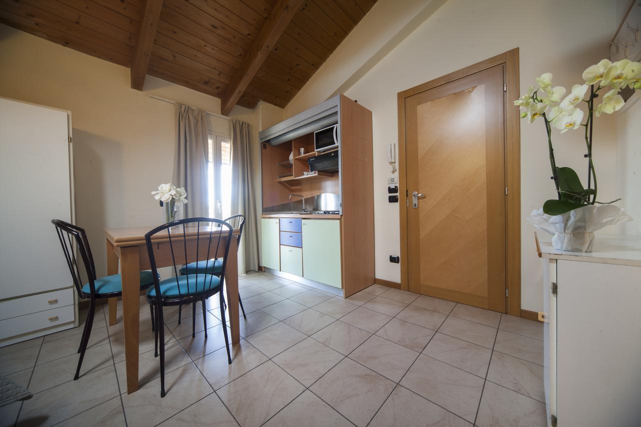 Residence Il Capodoglio Римини Екстериор снимка