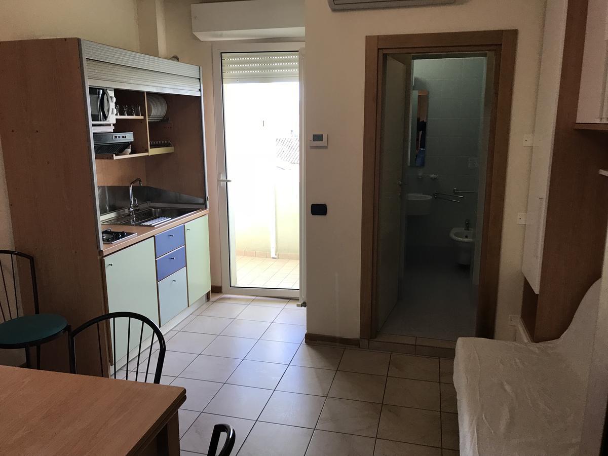 Residence Il Capodoglio Римини Екстериор снимка